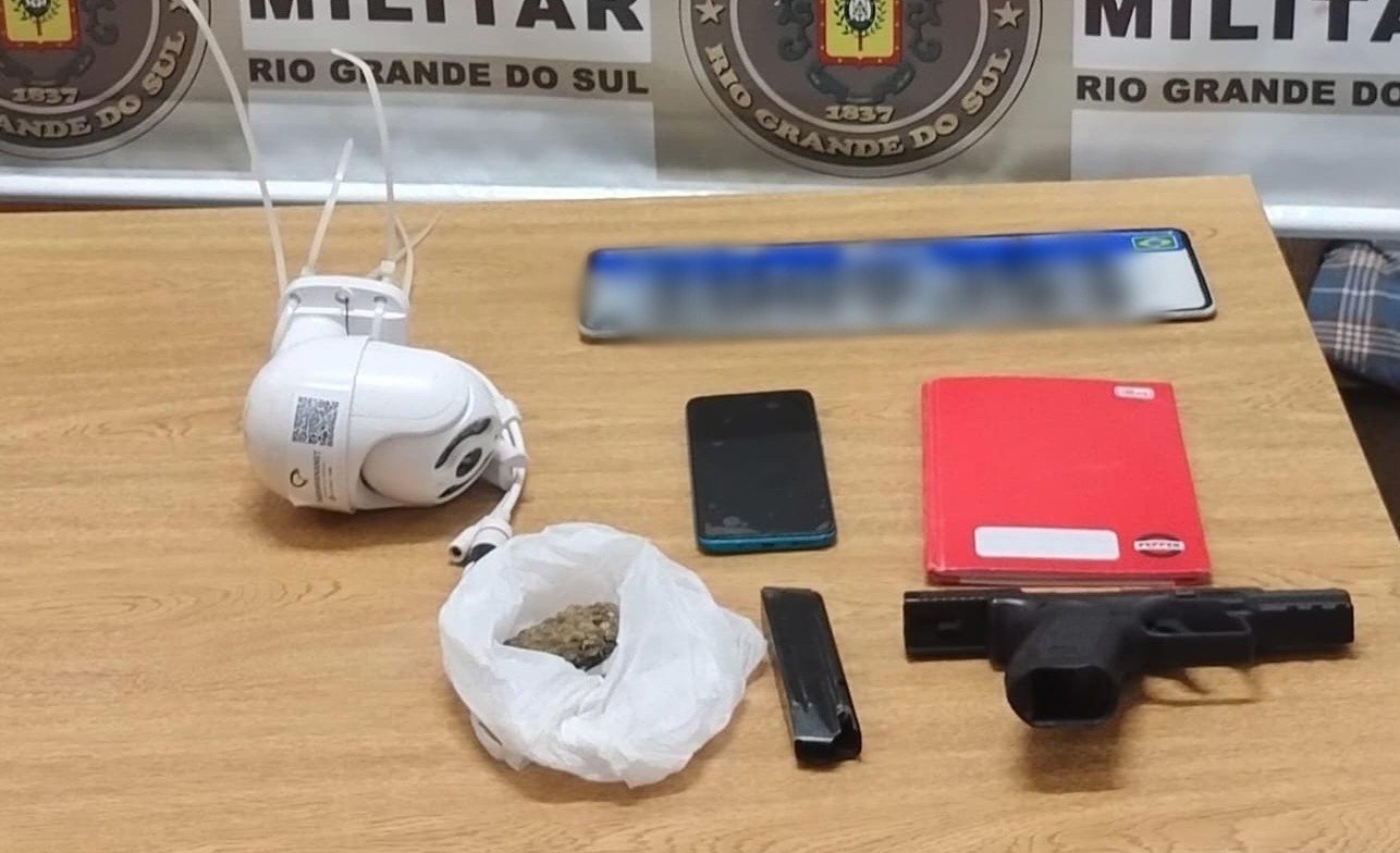 Suspeito de roubo de veículo dispara contra policiais e é preso em cidade da região