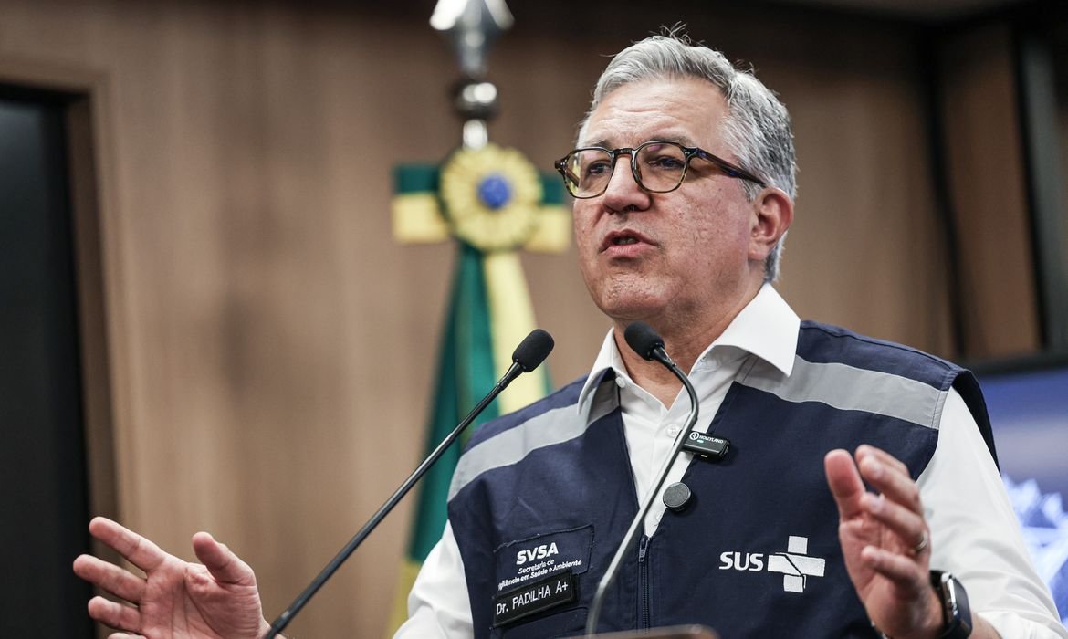 Metanol na bebida: Casos suspeitos devem aumentar, diz ministro