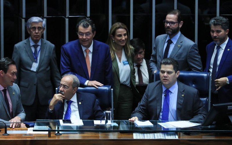 Senado aprova projeto que proíbe empréstimo consignado não autorizado | abc+