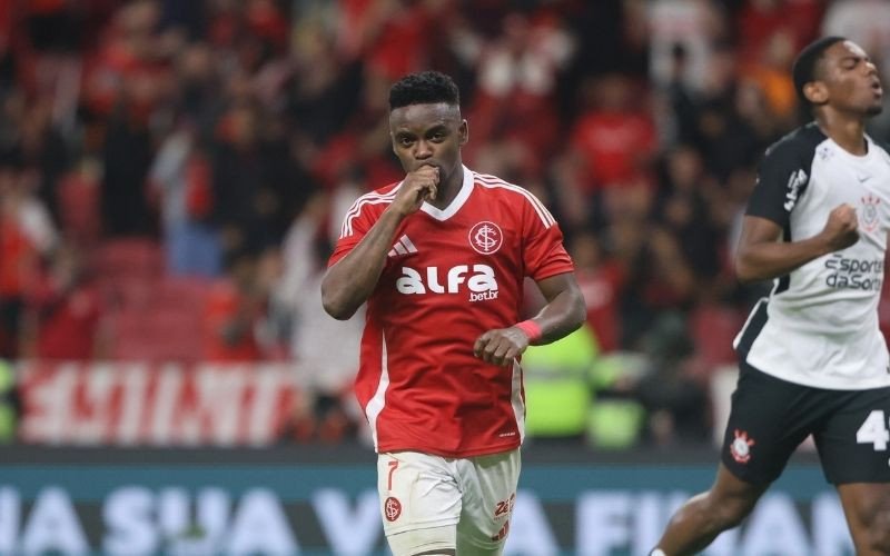 Carbonero empatou para o Inter diante do Corinthians