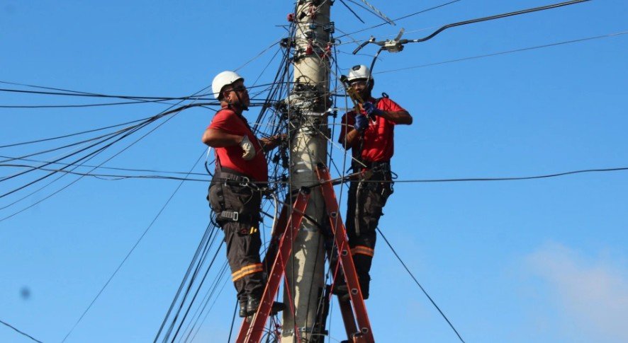 Mutirão para remoção de fios e cabos dos postes ainda passa distante do Centro de Canoas