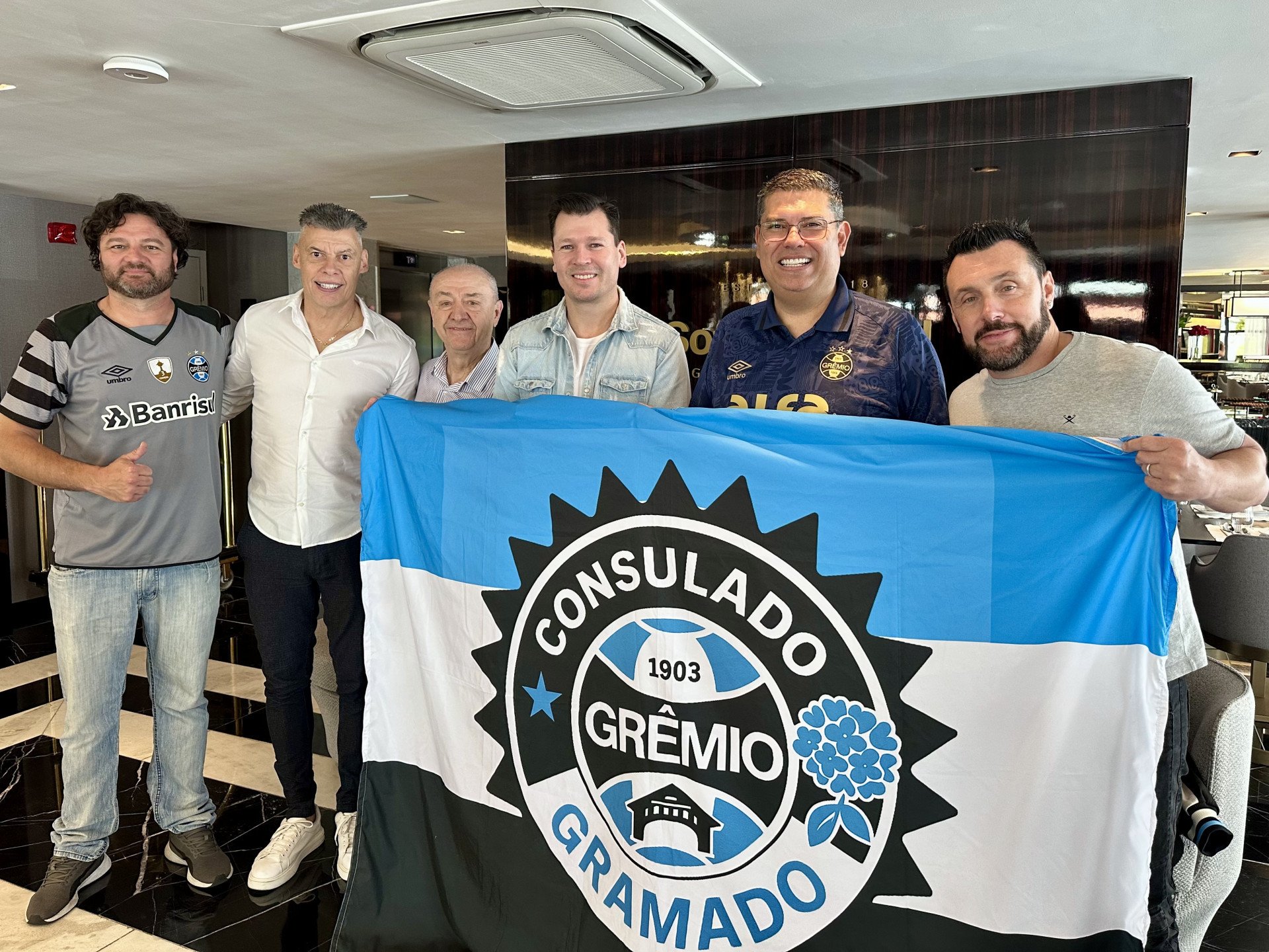 Consulado do Grêmio de Gramado realiza ações beneficentes e jogo com ídolos do clube