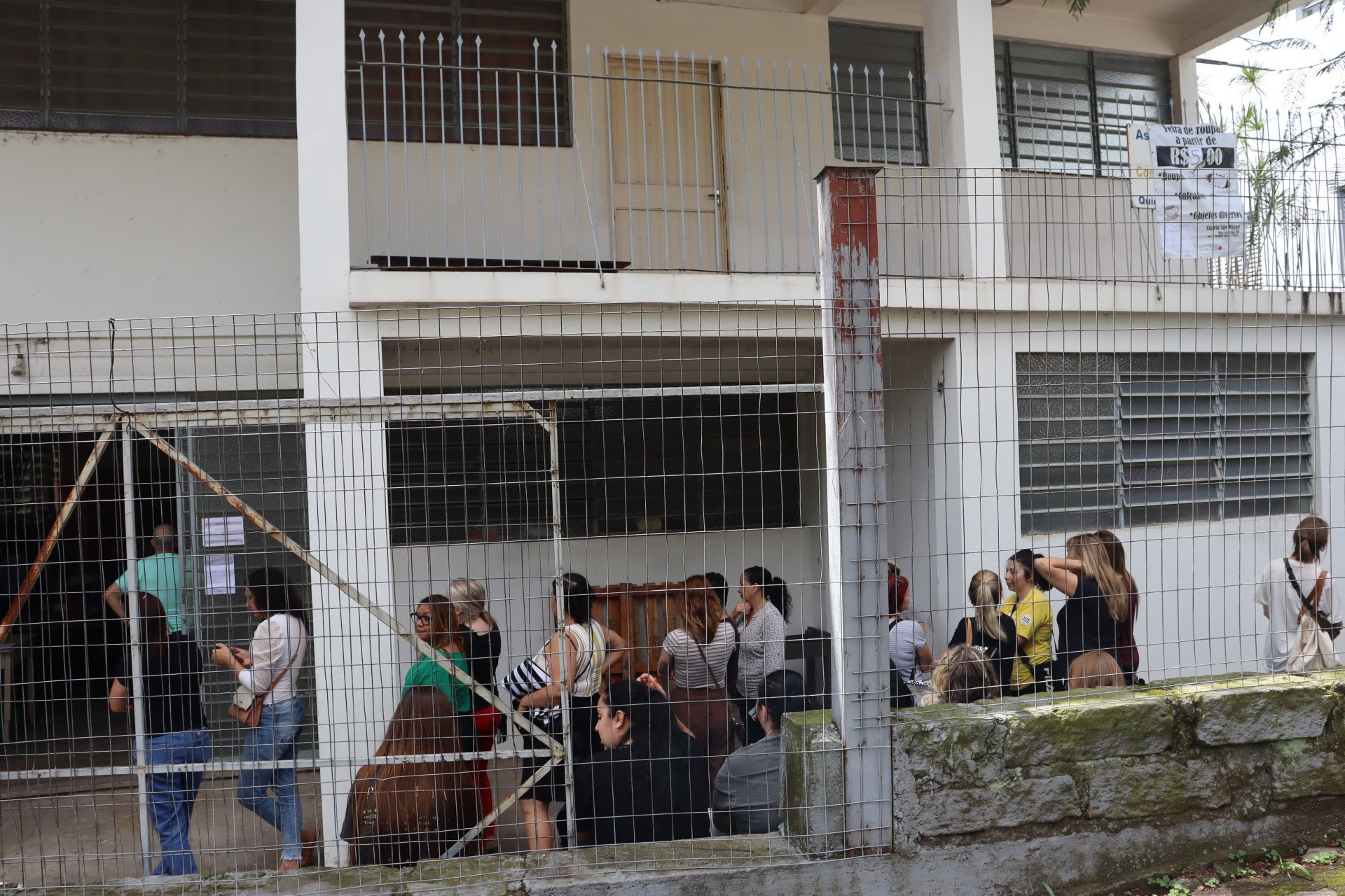 Brechó Solidário da Cáritas oferece peças a R$ 5