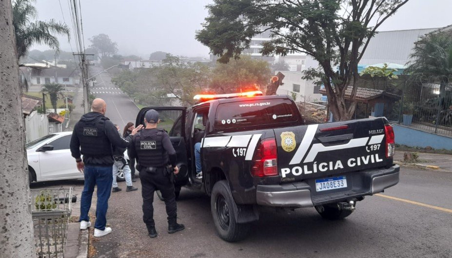 Carro rifado por casal de influenciadores: Invasão à conta gov.br de juíza para venda do veículo leva à cadeia grupo da região