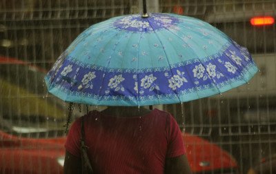 "Loteria da chuva": Pancadas isoladas e irregulares marcam semana de calorão no RS