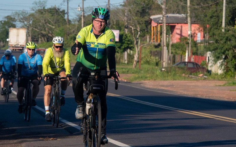 Dirceu Pies pedala há sete anos, depois de abandonar o sedentarismo