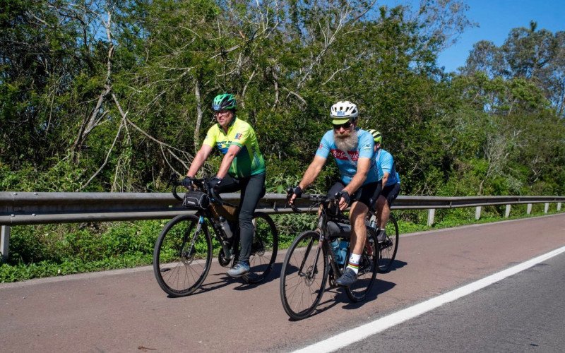 Segundo Dirceu Pies, um dos benefícios do ciclismo são as novas amizades criadas pelo caminho | abc+