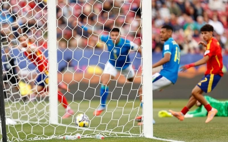 Brasil perde da Espanha e cai na fase de grupos do Mundial sub-20 pela 1ª vez em sua história