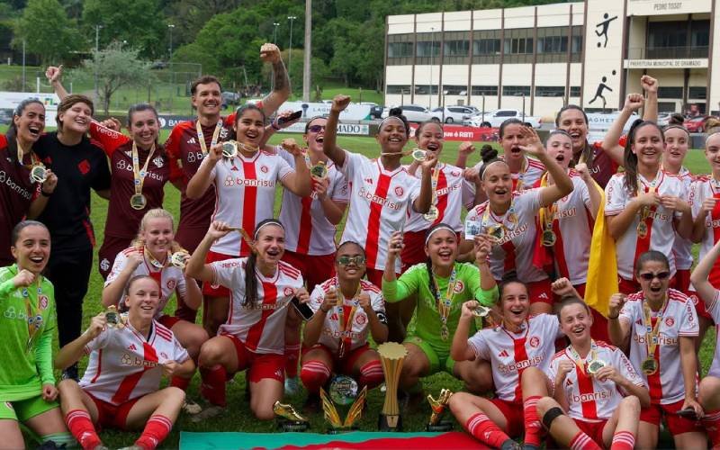 Gurias do Internacional são campeãs da primeira edição feminina da Copa Gramado Laghetto