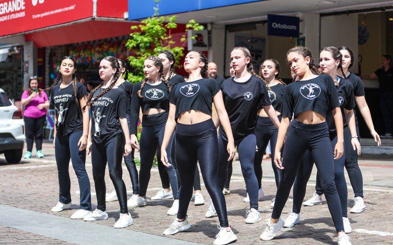 Flash Mob da Dança que o Sesc promoveu na Rua Independência, para divulgar o Aldeia Sesc que inicia dia 8 de outubro