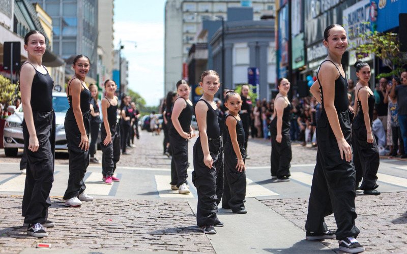 Flash Mob da Dança que o Sesc promoveu na Rua Independência, para divulgar o Aldeia Sesc que inicia dia 8 de outubro