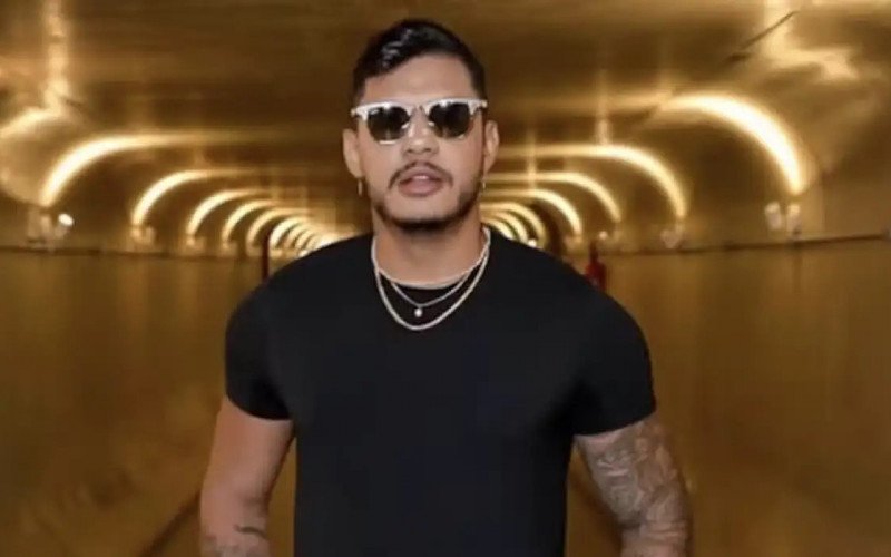 Rapper Hungria recebe alta de hospital em Brasília | abc+