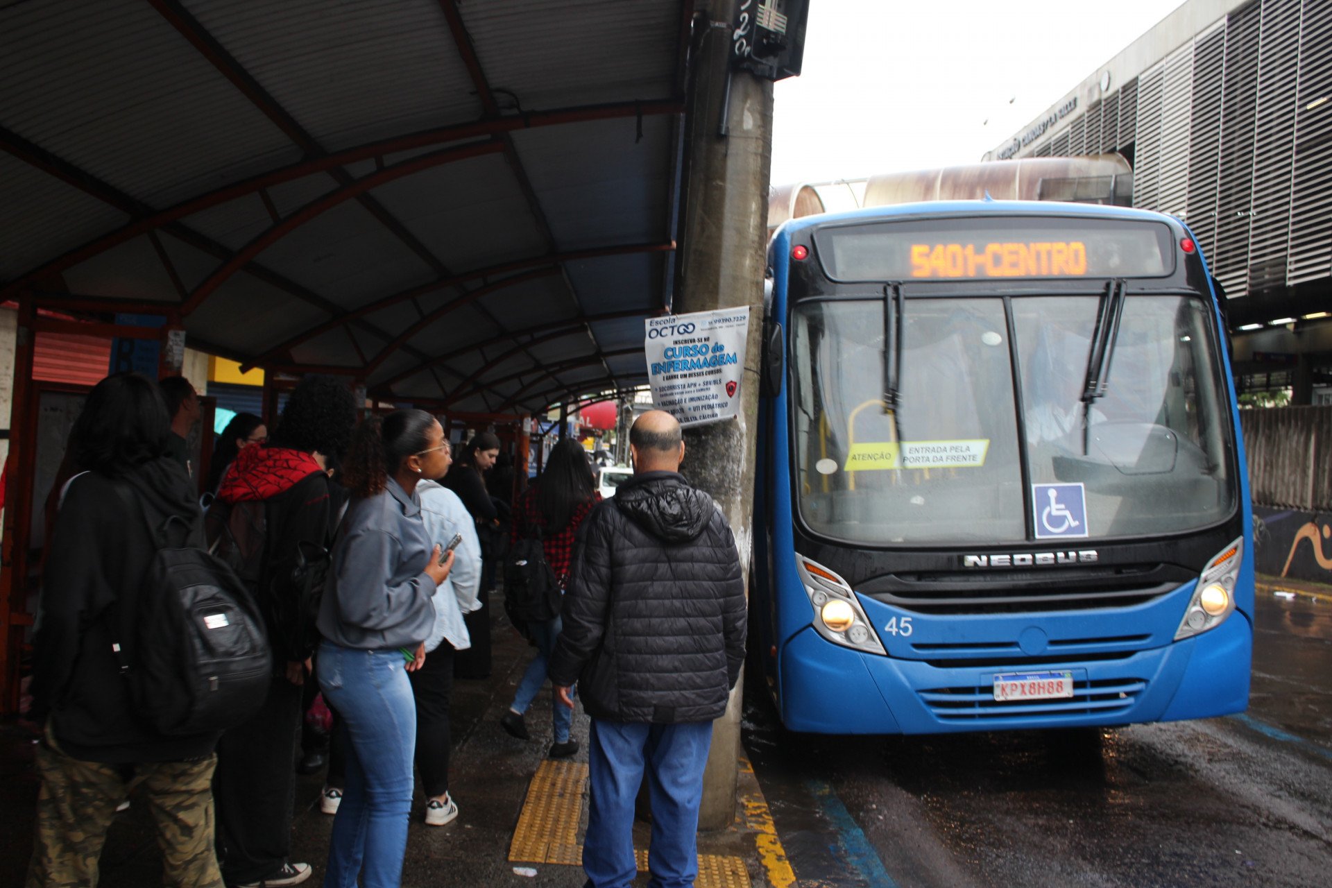 "Airton Souza proibiu nossos moradores de descer no paradão": Prefeito de Nova Santa Rita critica mudanças no transporte de Canoas