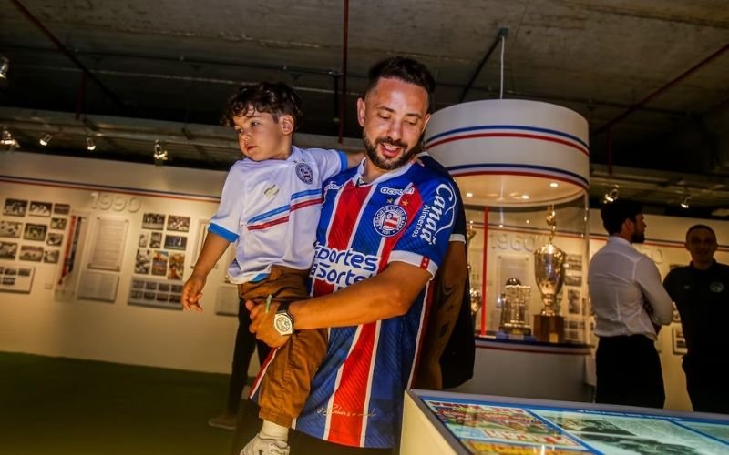 Everton Ribeiro celebra sucesso em cirurgia após diagnóstico de câncer: "Vou voltar 100%"