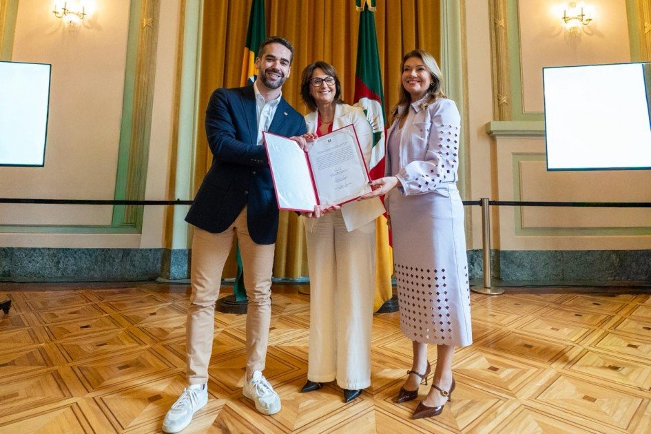 Empossada primeira secretária estadual da Mulher