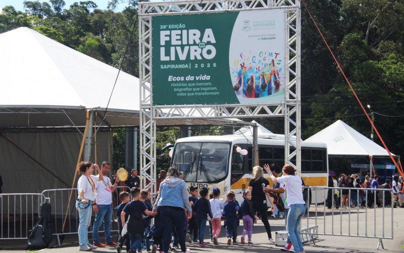 Milhares de crianças participaram do primeiro dia da 28ª Feira do Livro de Sapiranga