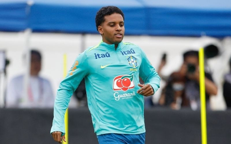 Rodrygo volta confiante à seleção após período fora: "Entregar minha melhor versão"

