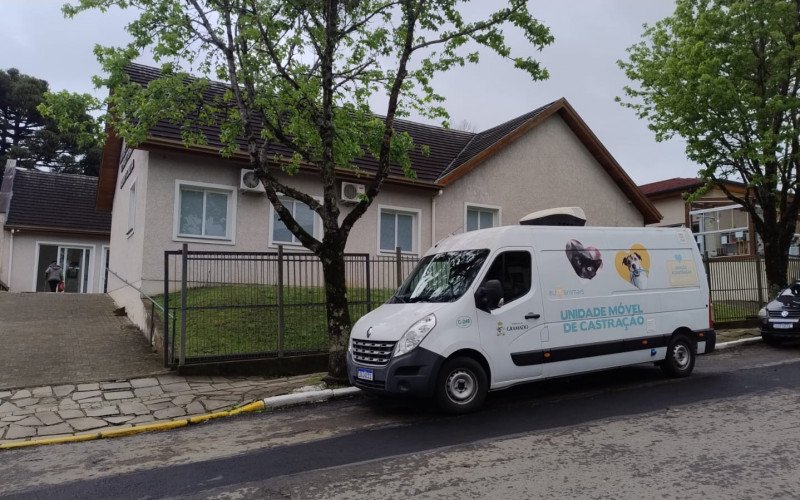Unidade Móvel de Castração estará no bairro Floresta durante o mês de outubro