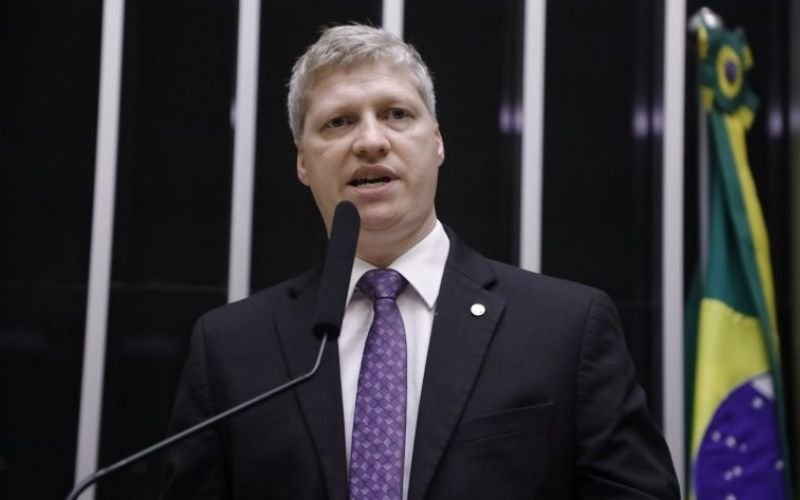 Conselho de Ética instaura processo contra Marcel van Hattem por motim em reação à prisão de Bolsonaro