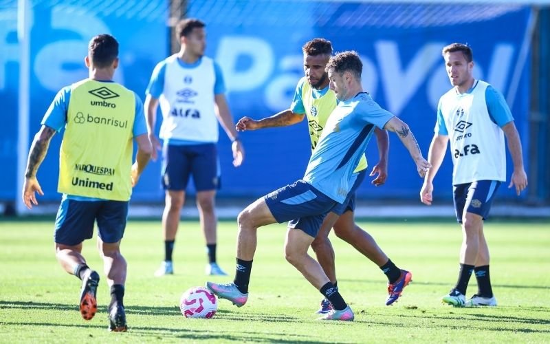 Grêmio retoma atividades após folga e mira jogo com o São Paulo