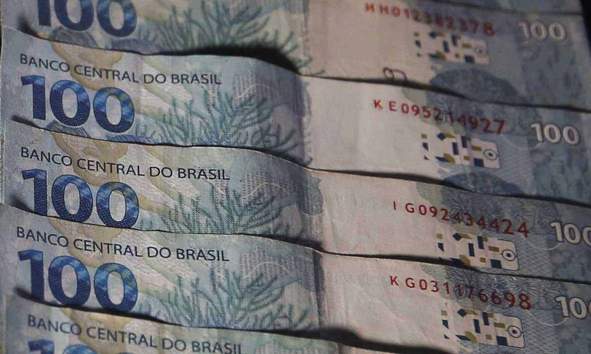 DINHEIRO ESQUECIDO: Brasileiros têm R$ 10,4 bilhões para resgatar; saiba como consultar