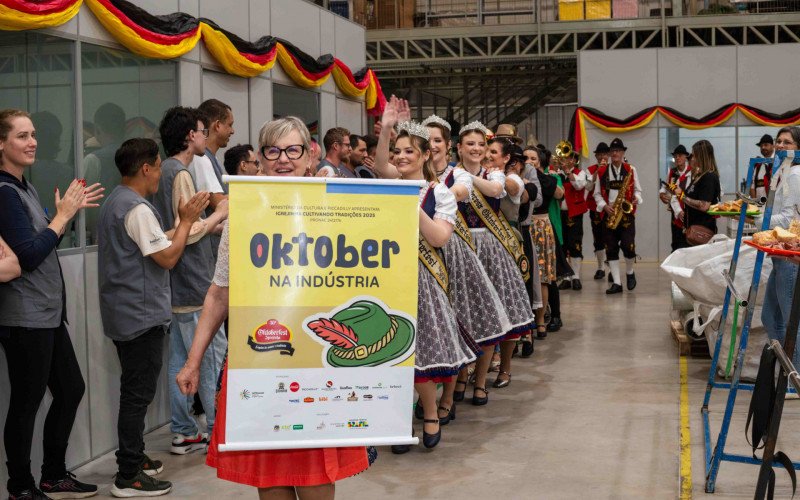Comitiva da Oktoberfest de Igrejinha em visita às indústrias da região na última semana | abc+
