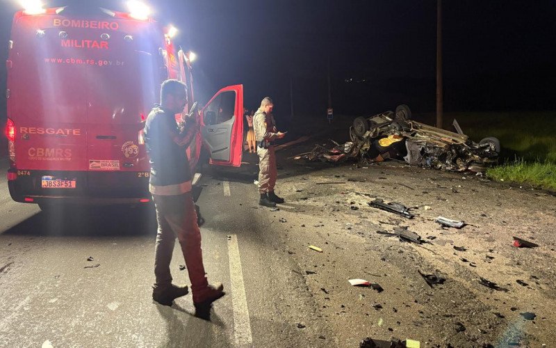 BR-116: Colisão envolveu quatro veículo e resultou na morte de uma mulher