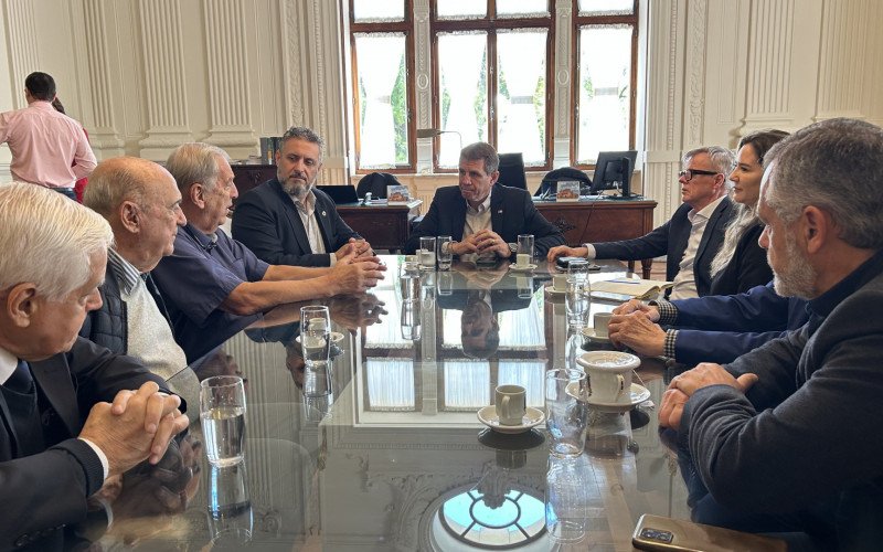 Encontro no Palácio Piratini marca primeira aproximação entre o Comitê Pró-Aeroporto e o governo do Estado | abc+