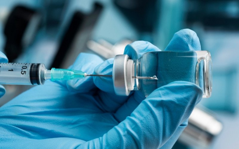 Anvisa suspende anestésico ao encontrar inseto não identificado em frasco e interdita antibiótico | abc+