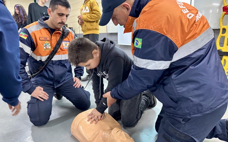 Alunos da escola Caic vão se tornar agentes mirins da Defesa Civil de Gramado