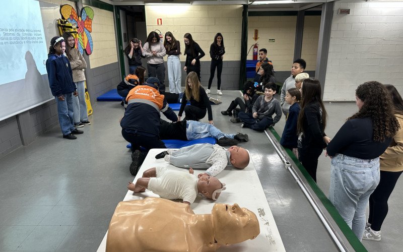 Alunos da escola Caic vão se tornar agentes mirins da Defesa Civil de Gramado