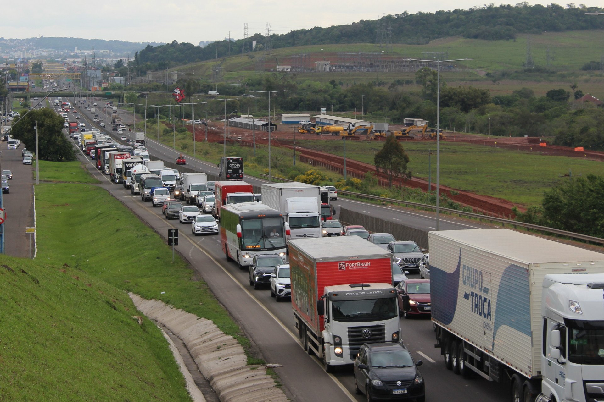 De carro, a pé ou de trem: Como a região metropolitana se desloca para o trabalho