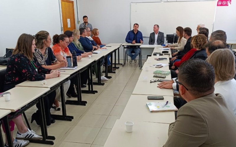 Reunião entre administrações municipais da Amvag e entidades hospitalares ocorreu na Universidade Feevale | abc+