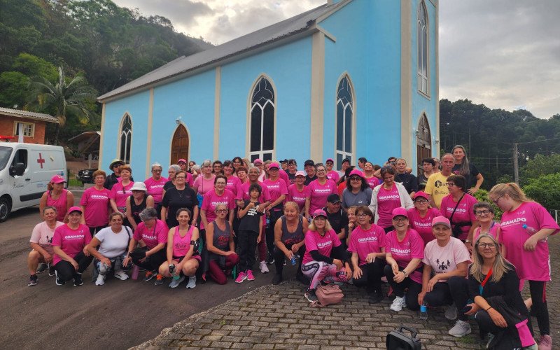 Caminhada e Corrida movimentam o interior de Gramado em alusão ao Outubro Rosa