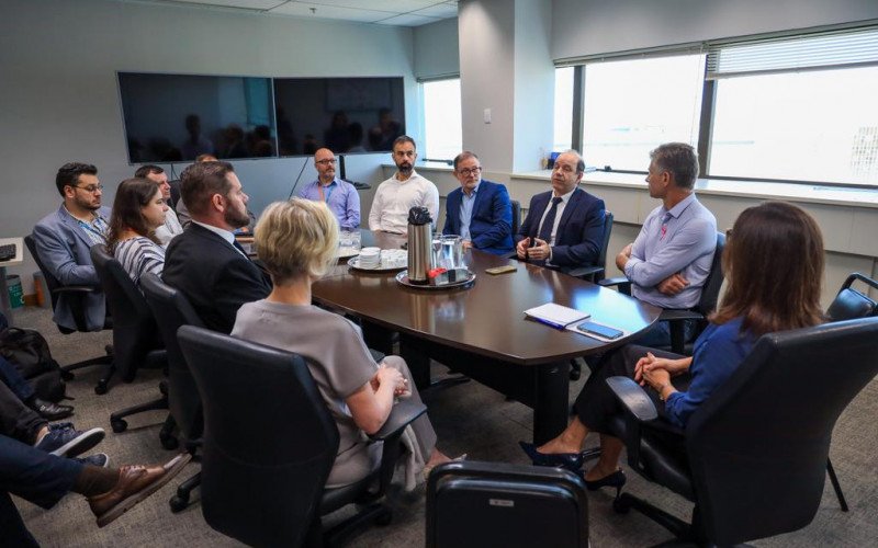 Reunião entre MPRS, empresas de energia elétrica e Corsan, para tratar prevenção