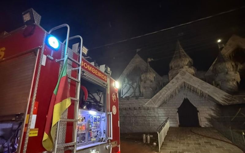 Parque temático de Gramado é atingido por incêndio