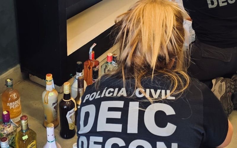 VÍDEO: Dono de loja de bebidas alcoólicas é preso por vender produtos falsificados no litoral norte