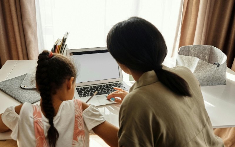 Governo federal quer ouvir sugestões sobre como usar a inteligência artificial (IA) na área da educação | abc+