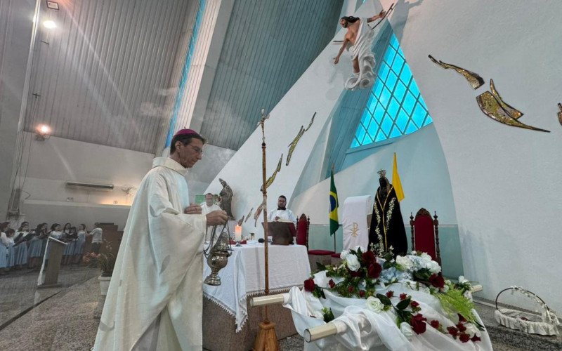 Missa de domingo após carreata no Santuário das Mães
