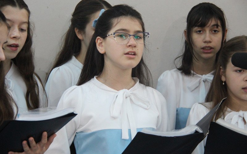 Missa de domingo no Santuário das Mães após carreata do Terço dos Homens