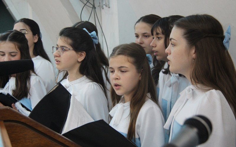 Missa de domingo no Santuário das Mães após carreata do Terço dos Homens
