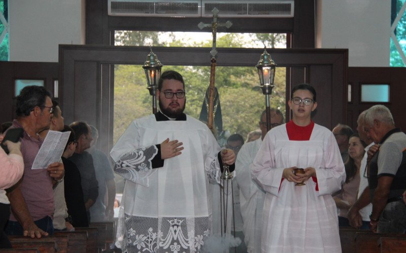 Missa de domingo no Santuário das Mães após carreata do Terço dos Homens