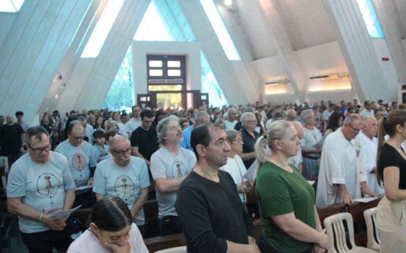Missa de domingo no Santuário das Mães após carreata do Terço dos Homens