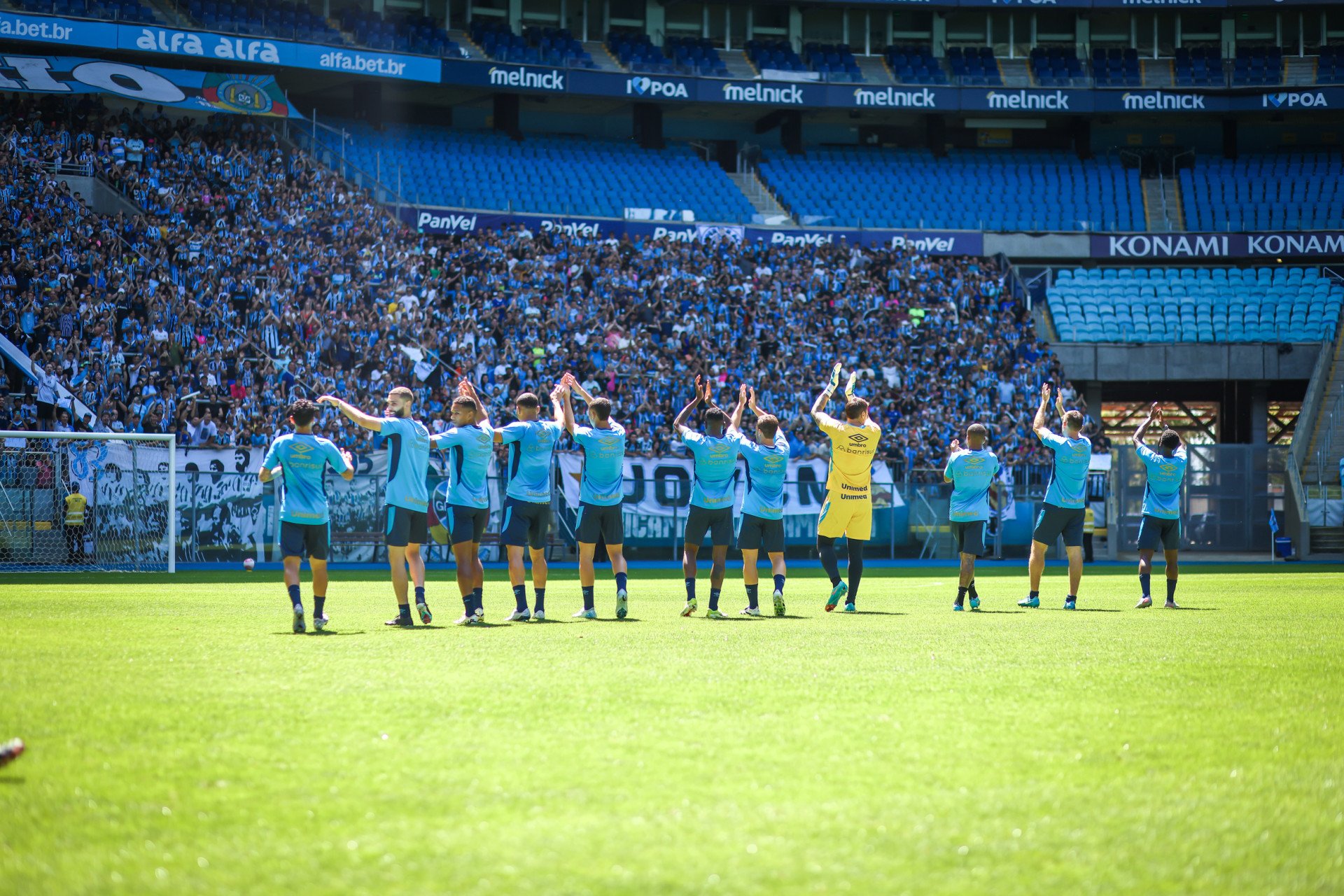 Grêmio goleia o Brasil-Pel e arrecada cinco toneladas de brinquedos