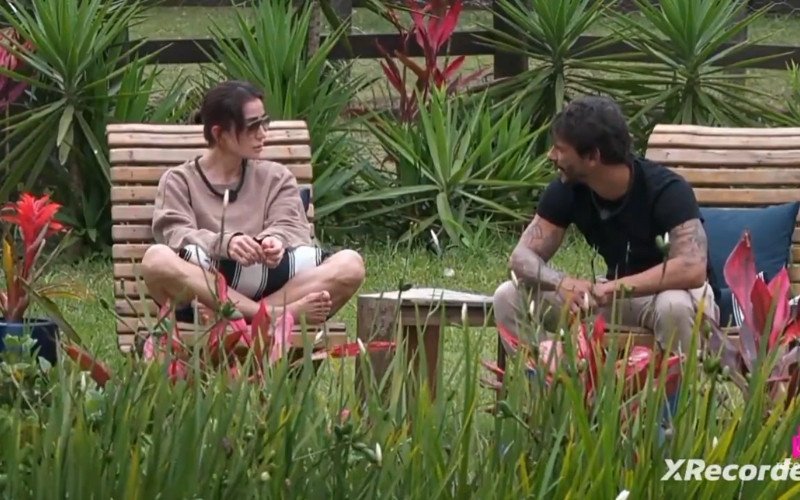 Peões estariam se envolvendo dentro do reality show da Record TV, mas ela é casada | abc+