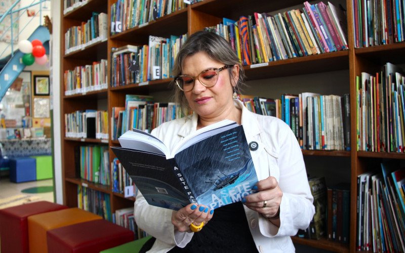 Com 11 títulos publicados, Sete Palmos é seu livro mais recente | abc+