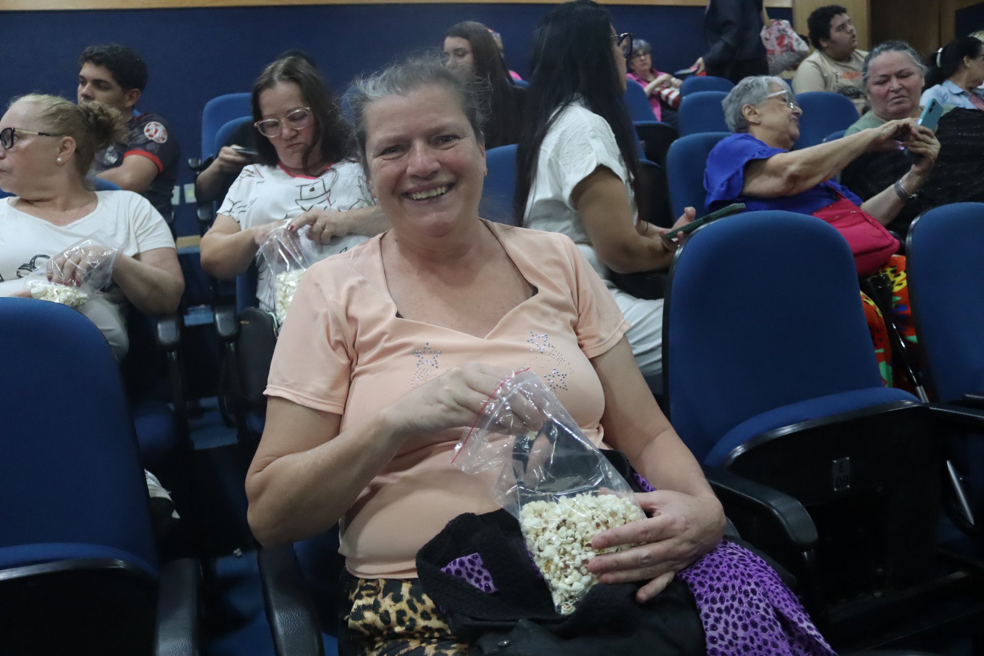 Sessões de cinema beneficiam mais de 280 usuários de unidades de saúde durante o Festival da Primavera