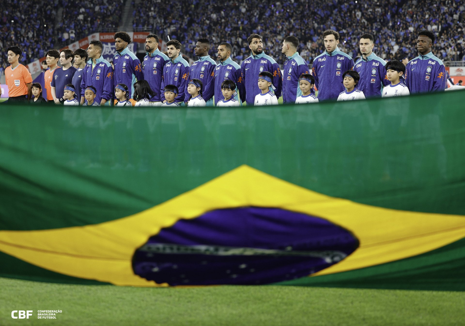 Seleção Brasileira entra em colapso, leva a virada e perde amistoso para o Japão