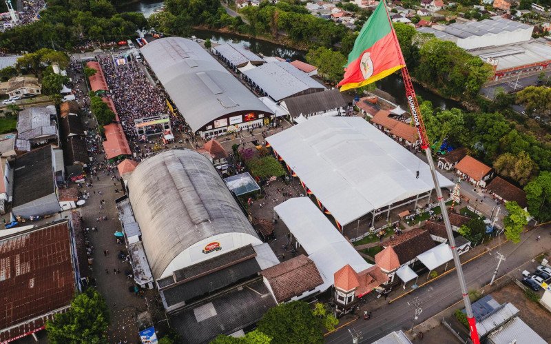 Vista área da Oktoberfest de Igrejinha em 2024 | abc+