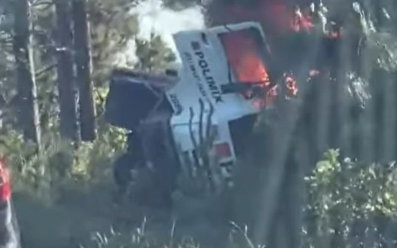 Caminhão pegou fogo ao bater de frente com carro na Estrada do Mar | abc+